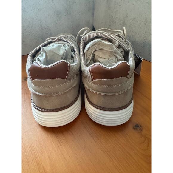 Akademiks Dayton Sneakers - Men's size 8 - Picture 2 of 7